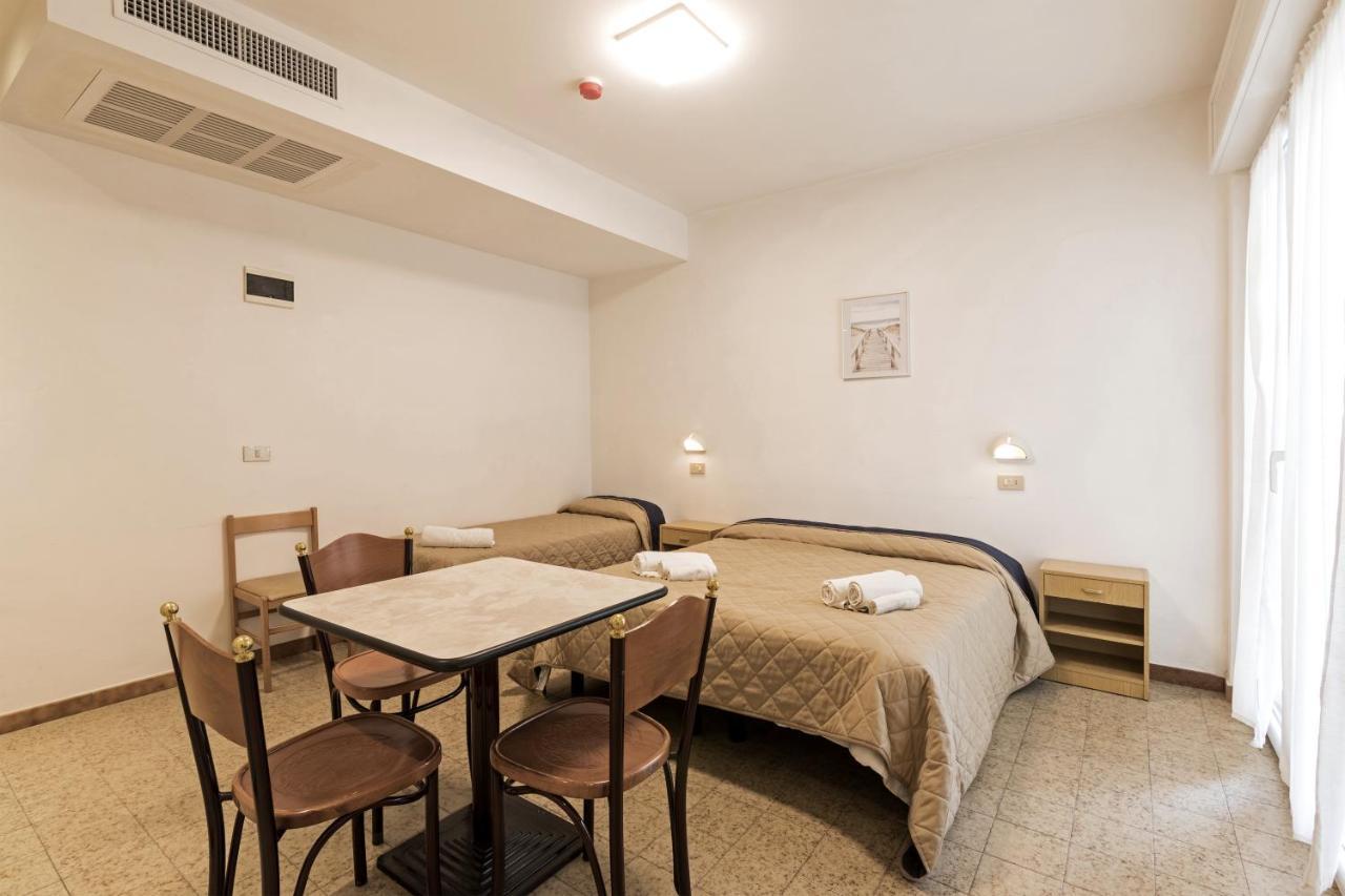 Residence Das Nest - Appartamenti A Pochi Passi Dal Mare Riccione Exterior photo