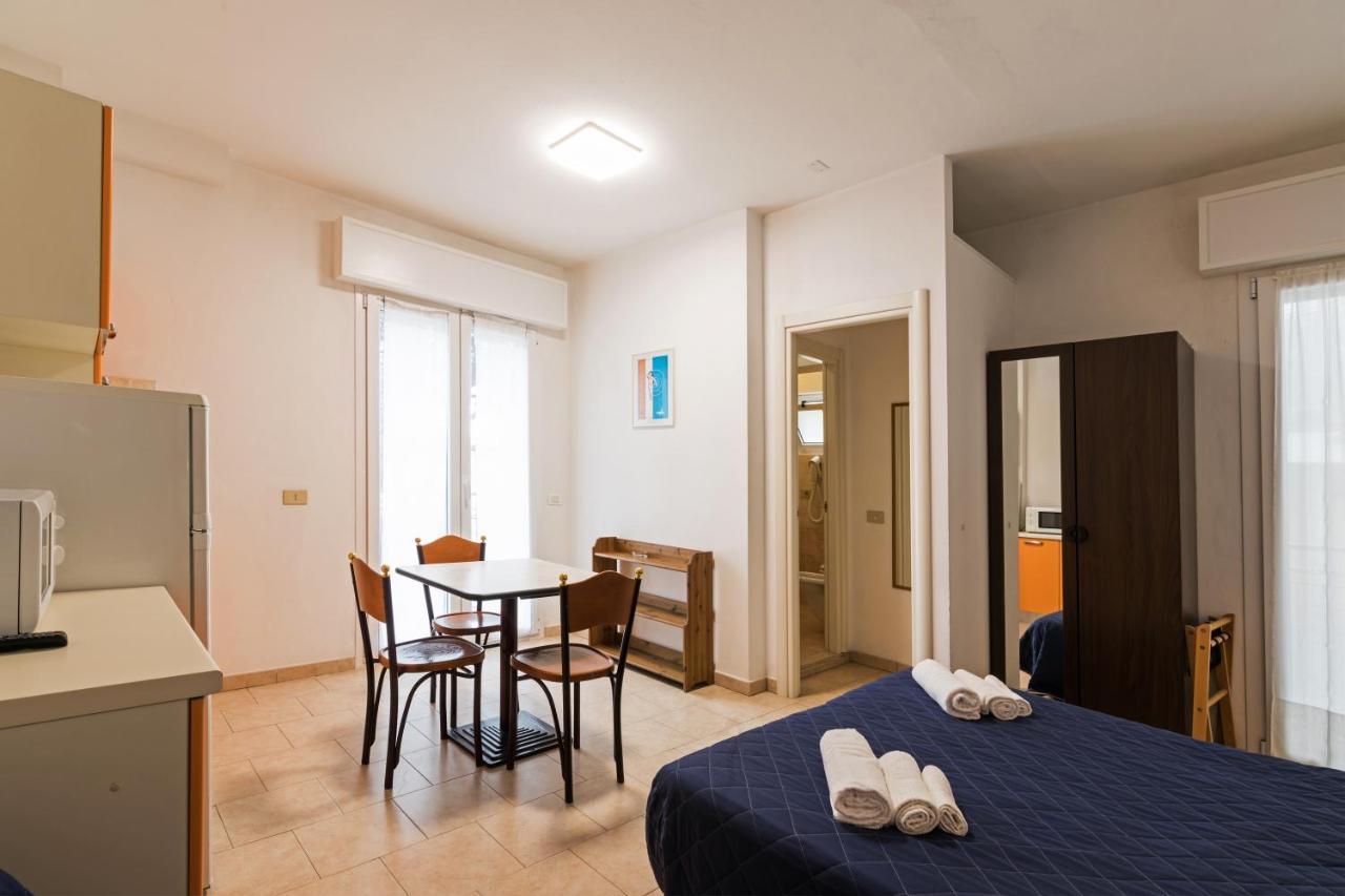 Residence Das Nest - Appartamenti A Pochi Passi Dal Mare Riccione Exterior photo