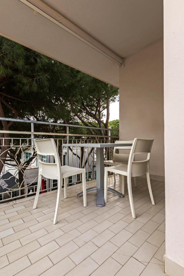 Residence Das Nest - Appartamenti A Pochi Passi Dal Mare Riccione Exterior photo