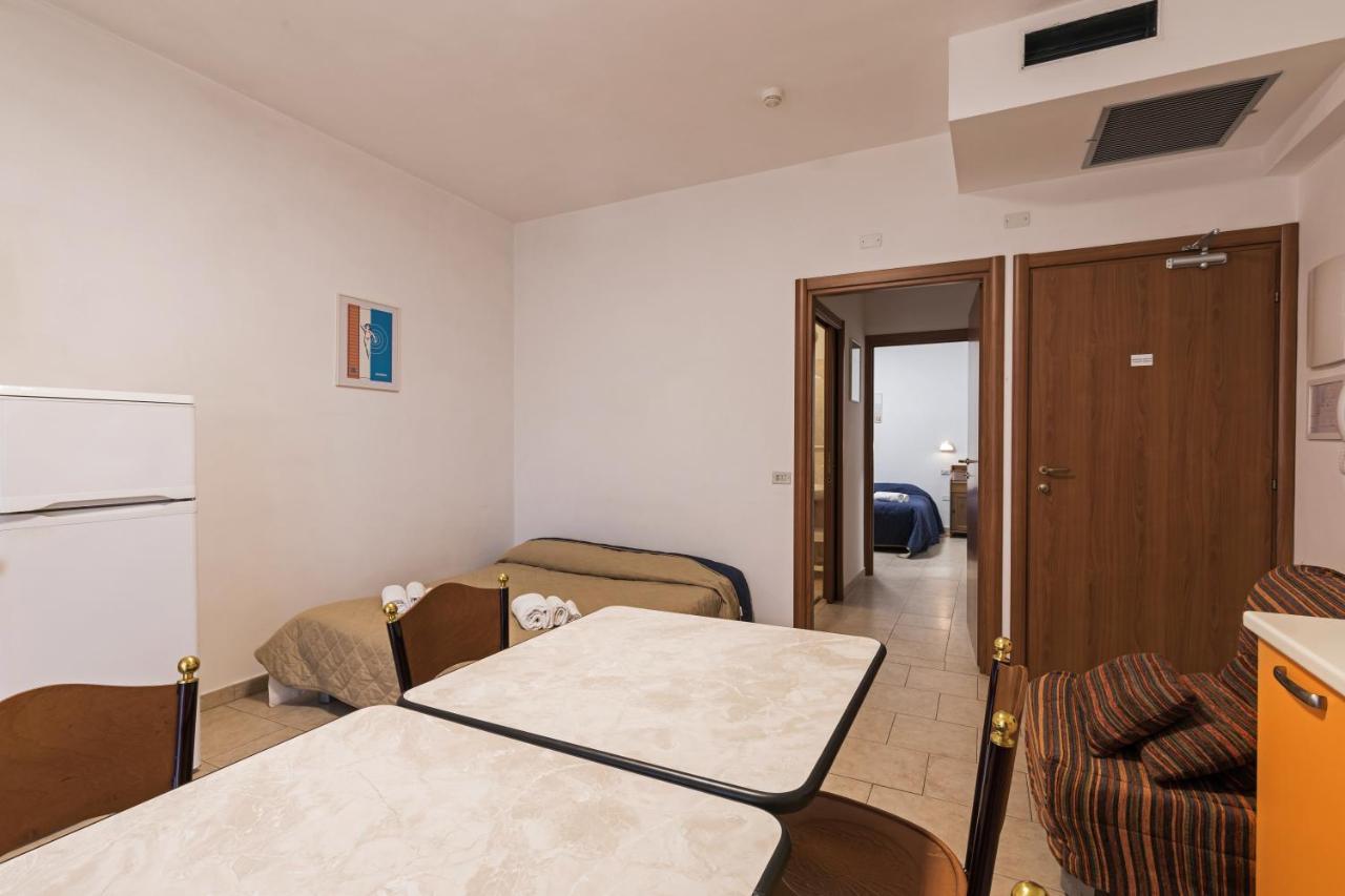 Residence Das Nest - Appartamenti A Pochi Passi Dal Mare Riccione Exterior photo