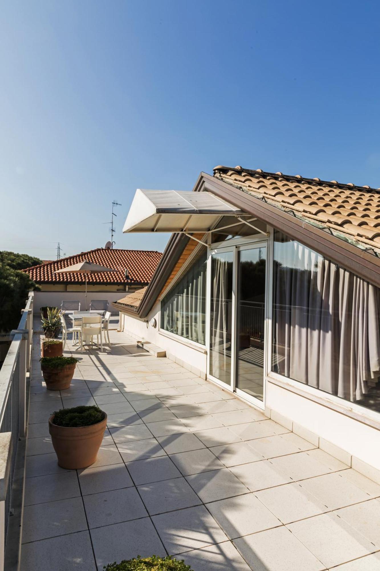 Residence Das Nest - Appartamenti A Pochi Passi Dal Mare Riccione Exterior photo