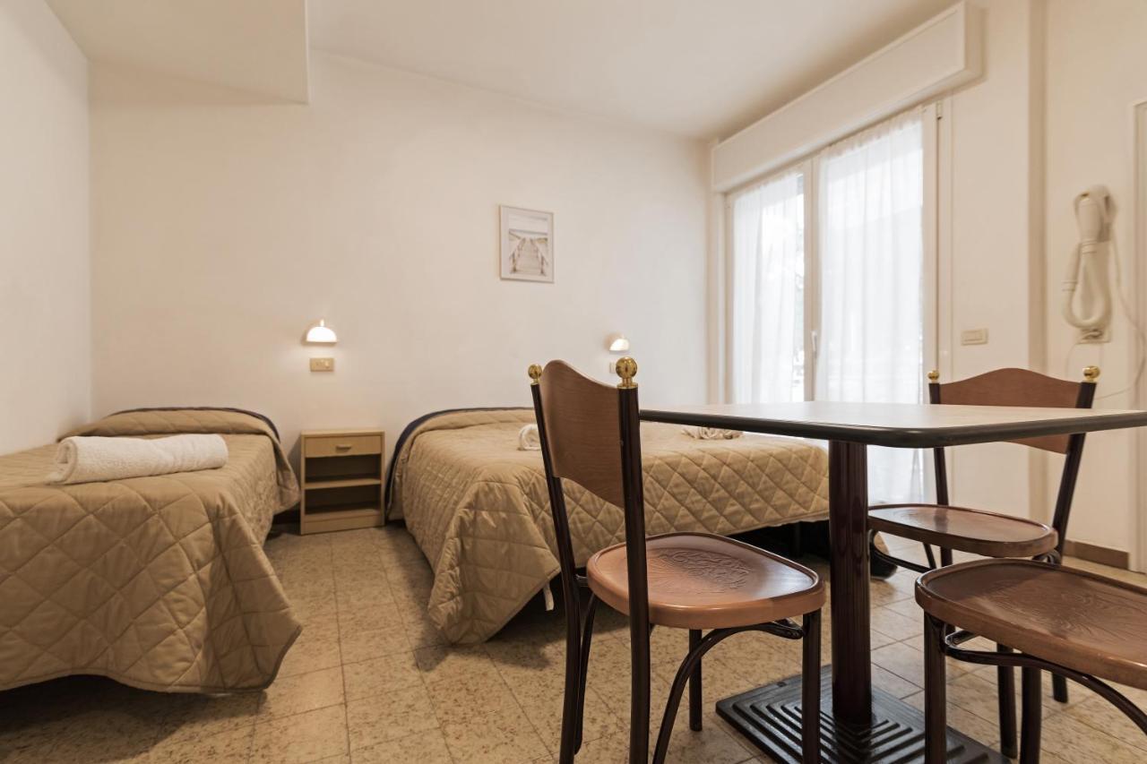 Residence Das Nest - Appartamenti A Pochi Passi Dal Mare Riccione Exterior photo