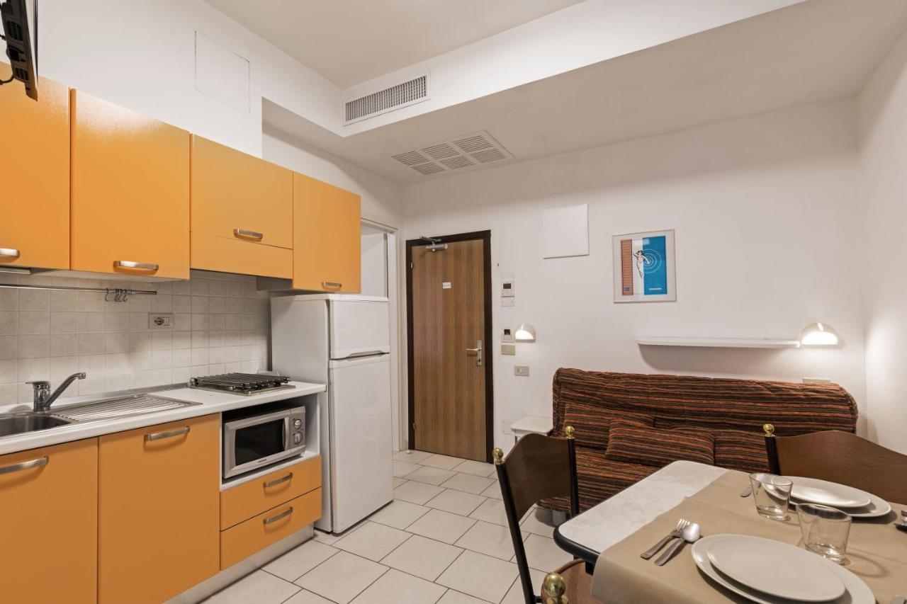 Residence Das Nest - Appartamenti A Pochi Passi Dal Mare Riccione Exterior photo