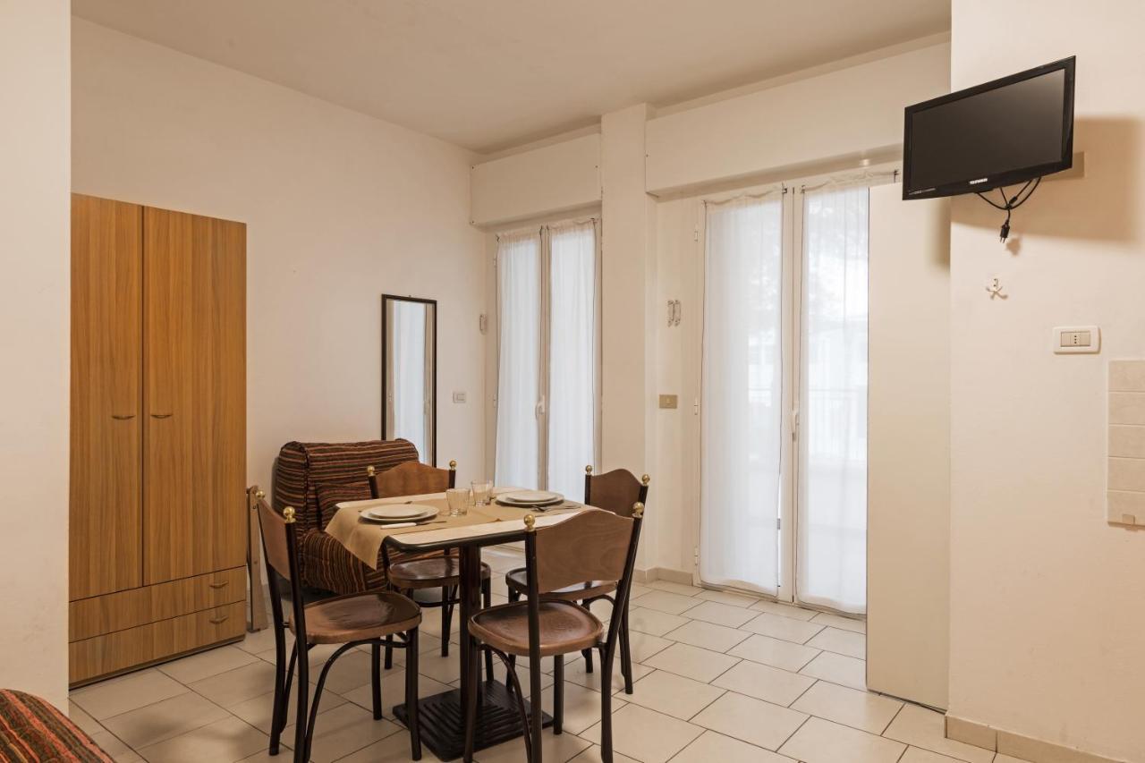 Residence Das Nest - Appartamenti A Pochi Passi Dal Mare Riccione Exterior photo