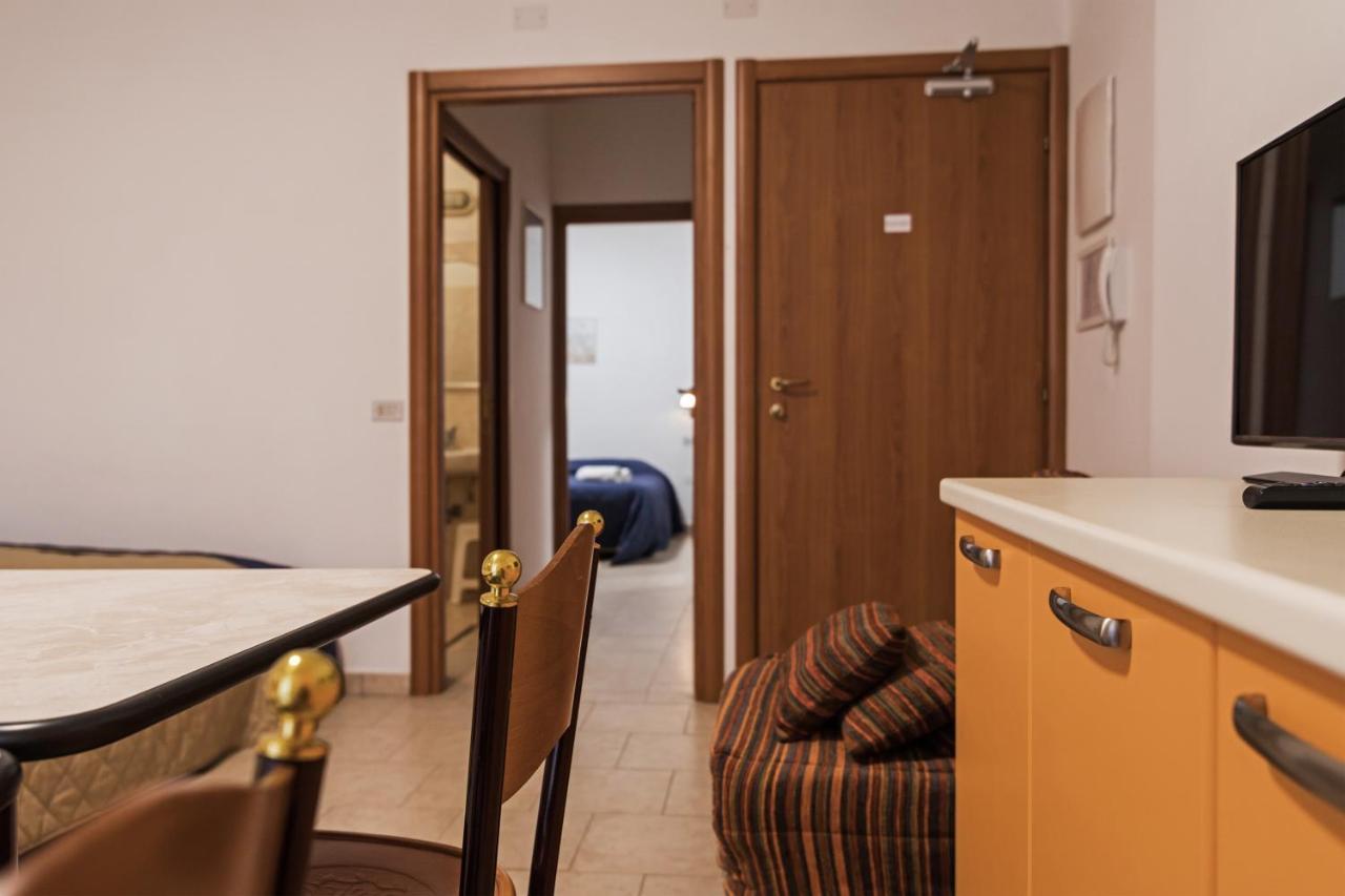 Residence Das Nest - Appartamenti A Pochi Passi Dal Mare Riccione Exterior photo