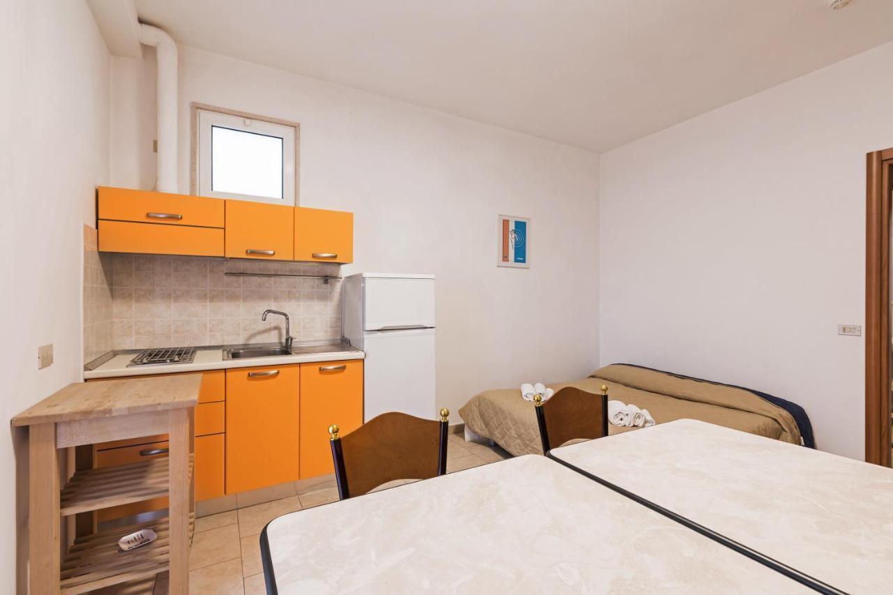 Residence Das Nest - Appartamenti A Pochi Passi Dal Mare Riccione Exterior photo