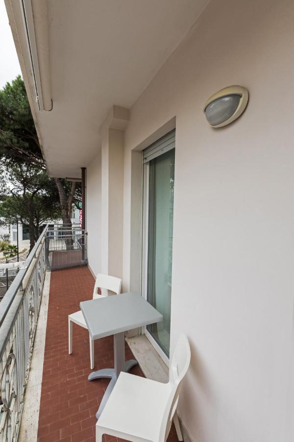 Residence Das Nest - Appartamenti A Pochi Passi Dal Mare Riccione Exterior photo