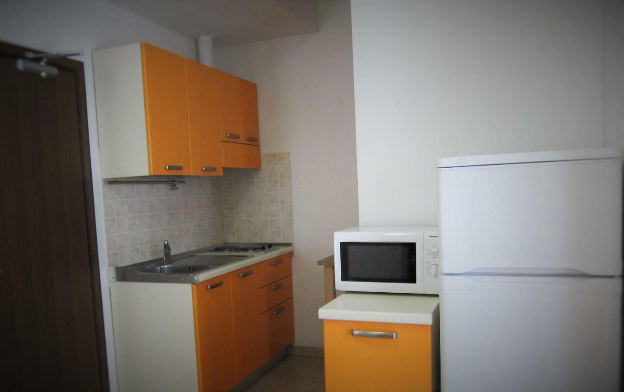 Residence Das Nest - Appartamenti A Pochi Passi Dal Mare Riccione Exterior photo