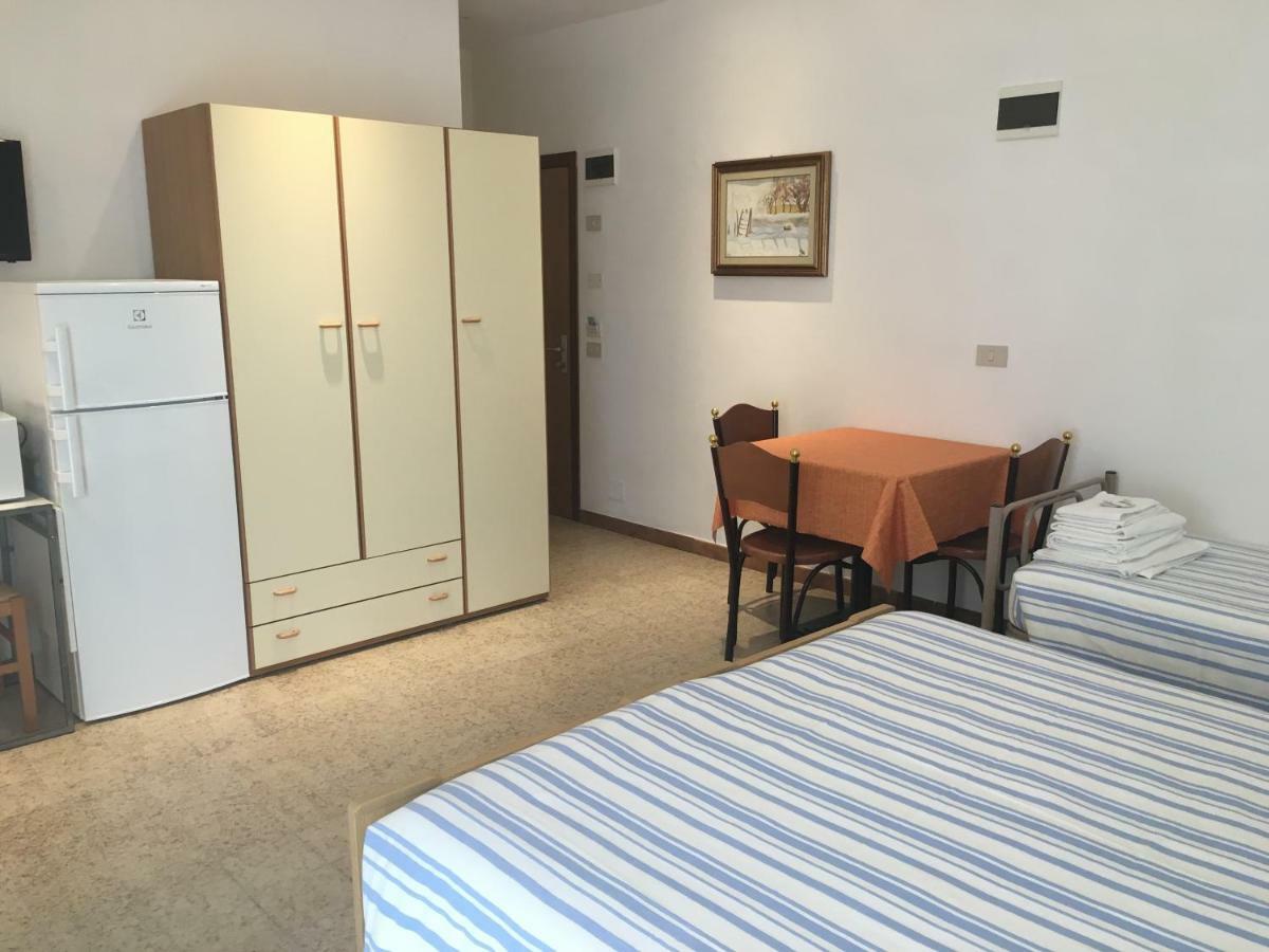 Residence Das Nest - Appartamenti A Pochi Passi Dal Mare Riccione Exterior photo