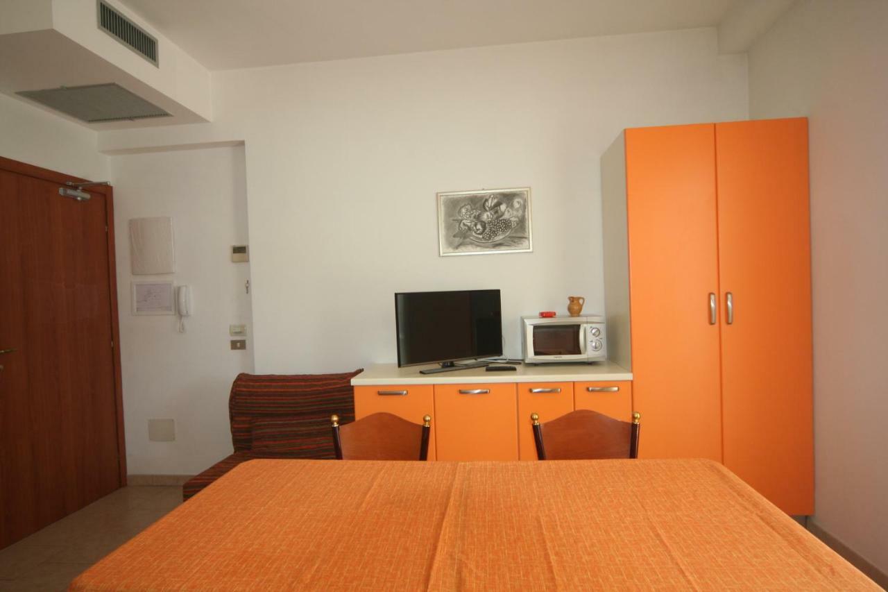 Residence Das Nest - Appartamenti A Pochi Passi Dal Mare Riccione Exterior photo